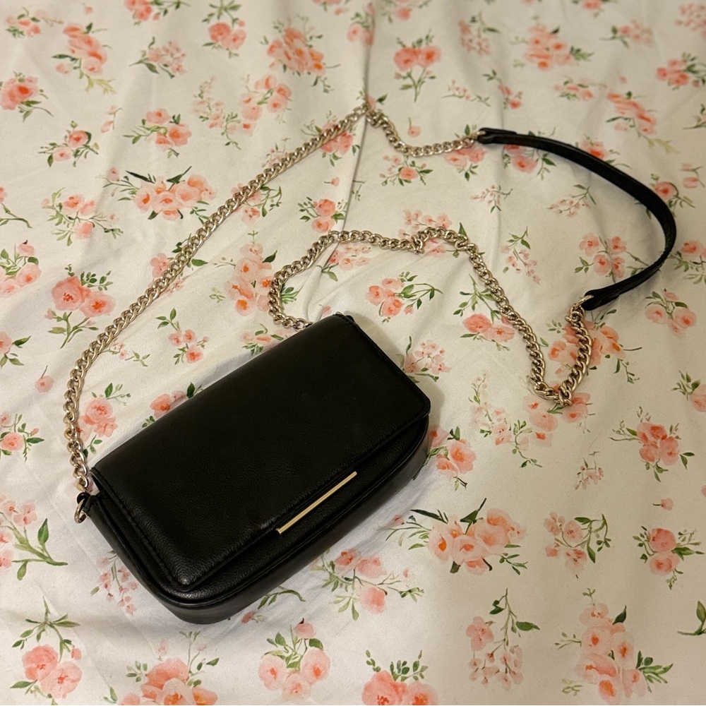 🖤 Black Crossbody Bag with Gold Chain